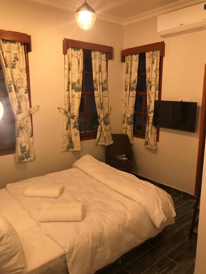 Gagarin pub&hotel Antalya Bagian luar foto