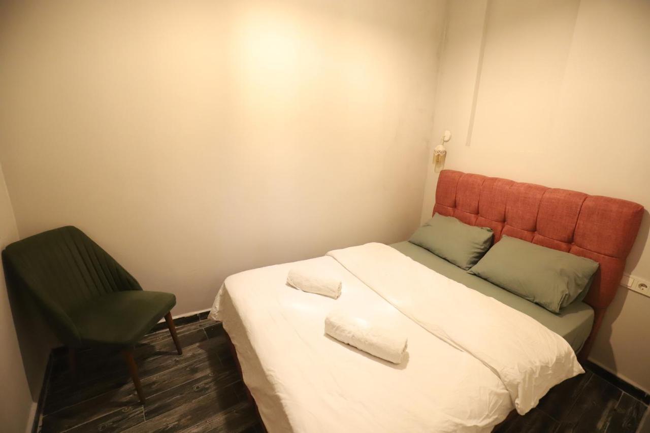 Gagarin pub&hotel Antalya Bagian luar foto