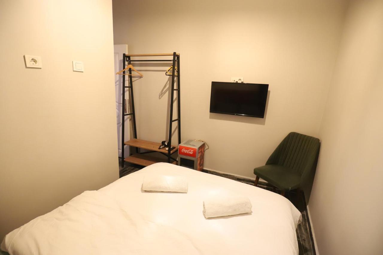 Gagarin pub&hotel Antalya Bagian luar foto