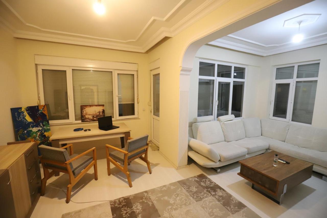 Gagarin pub&hotel Antalya Bagian luar foto